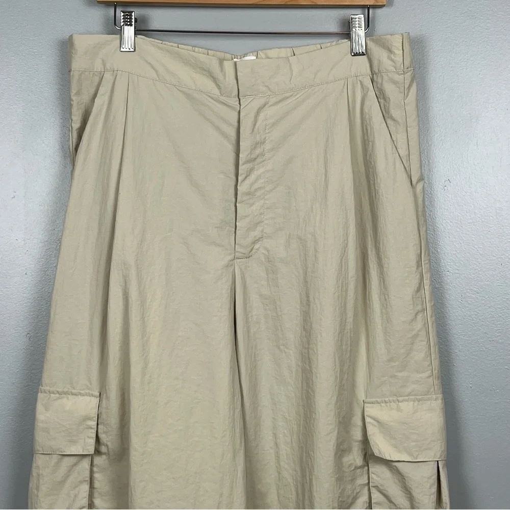 Wilo The Label womens khaki nylon cargo parachute wide leg pants, large.